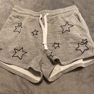 super cute gray star shorts
